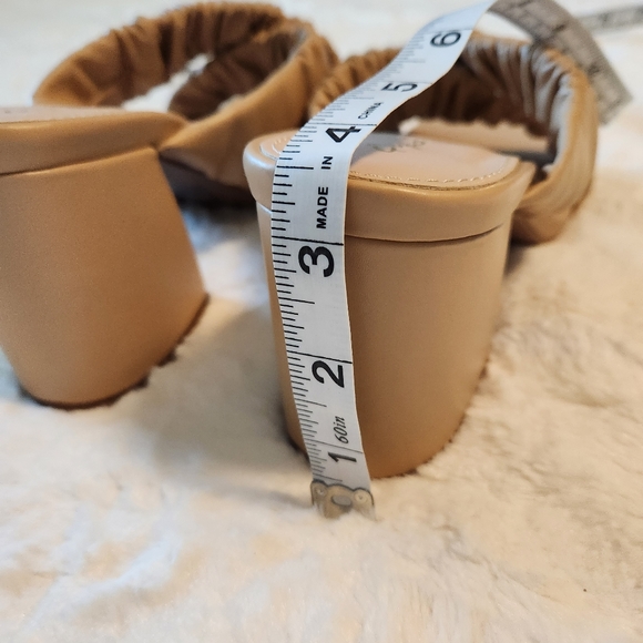 QUPID Nude / Tan Block Heel Summer Sandal,  Size 10, New! - Picture 5 of 8